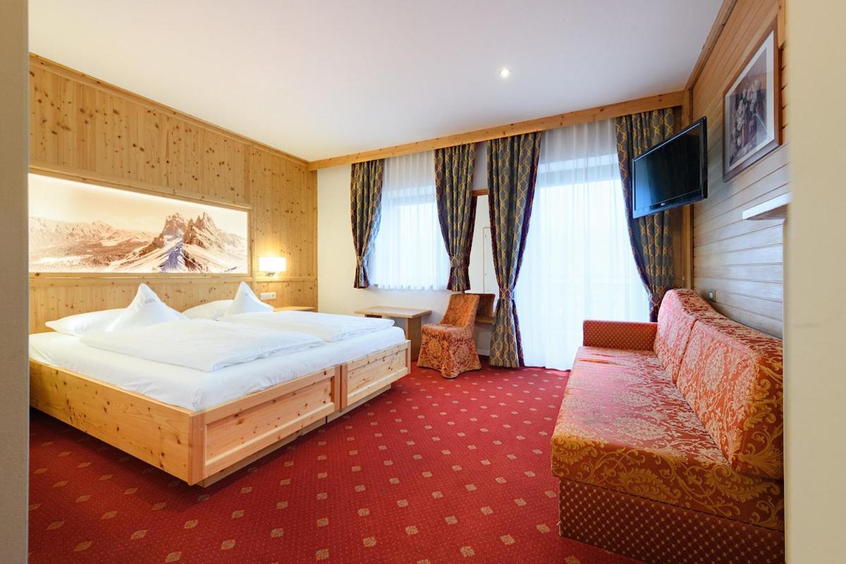 Ronce 3* Urtijëi